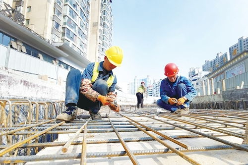 搶抓工期建設忙