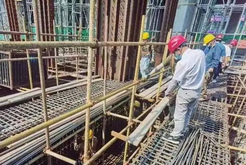 石景山織牢織密施工工地 防疫網 十一學校 大悅城等重點工程加快建設