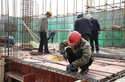 工程進(jìn)度 南苑嘉園,這個工地?zé)峄鸪? />
</span>
<span id=